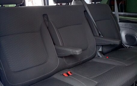 Opel Vivaro B, 2017 год, 2 100 000 рублей, 35 фотография