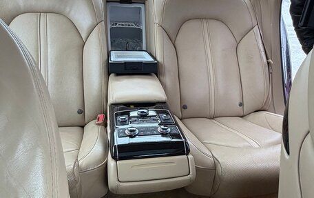 Audi A8, 2011 год, 1 555 000 рублей, 16 фотография