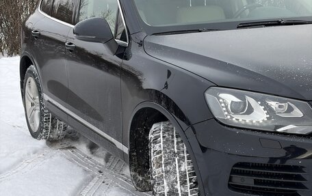 Volkswagen Touareg III, 2011 год, 2 400 000 рублей, 2 фотография