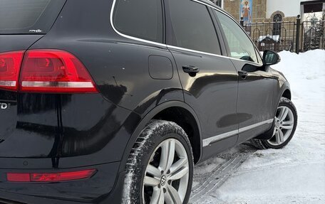 Volkswagen Touareg III, 2011 год, 2 400 000 рублей, 4 фотография