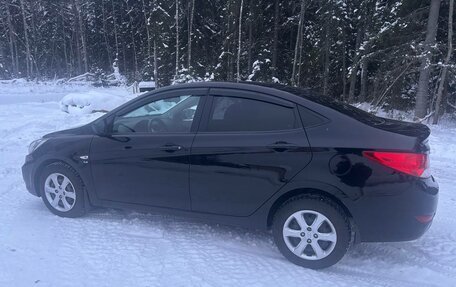 Hyundai Solaris II рестайлинг, 2011 год, 780 000 рублей, 2 фотография