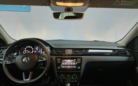 Skoda Rapid I, 2018 год, 1 600 000 рублей, 13 фотография