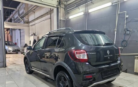 Renault Sandero II рестайлинг, 2015 год, 725 000 рублей, 2 фотография