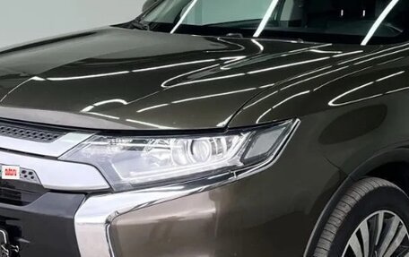 Mitsubishi Outlander III рестайлинг 3, 2019 год, 2 199 000 рублей, 1 фотография