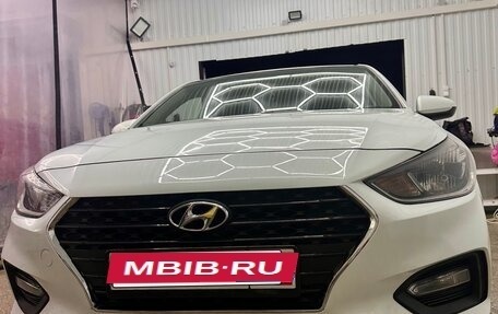 Hyundai Solaris II рестайлинг, 2018 год, 1 200 000 рублей, 1 фотография