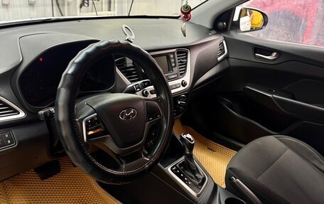 Hyundai Solaris II рестайлинг, 2018 год, 1 200 000 рублей, 6 фотография