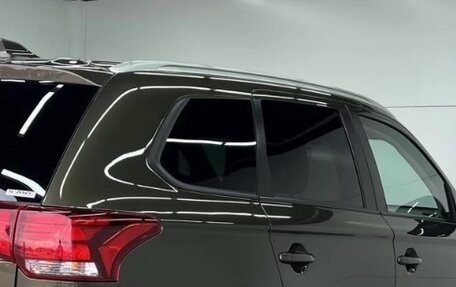 Mitsubishi Outlander III рестайлинг 3, 2019 год, 2 199 000 рублей, 2 фотография