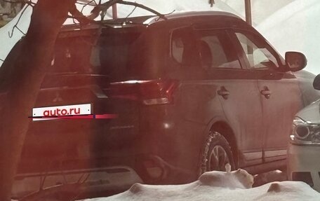 Mitsubishi Outlander III рестайлинг 3, 2019 год, 2 199 000 рублей, 3 фотография