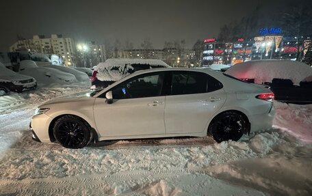 Toyota Camry, 2022 год, 4 280 000 рублей, 9 фотография