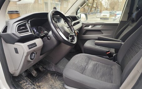 Volkswagen Caravelle T6 рестайлинг, 2021 год, 3 080 000 рублей, 6 фотография