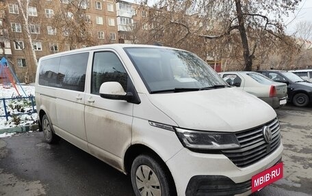 Volkswagen Caravelle T6 рестайлинг, 2021 год, 3 080 000 рублей, 3 фотография