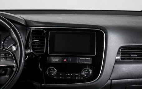 Mitsubishi Outlander III рестайлинг 3, 2018 год, 2 200 000 рублей, 8 фотография