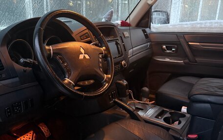 Mitsubishi Pajero IV, 2013 год, 2 200 000 рублей, 3 фотография