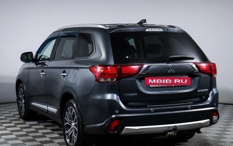 Mitsubishi Outlander III рестайлинг 3, 2018 год, 2 200 000 рублей, 14 фотография