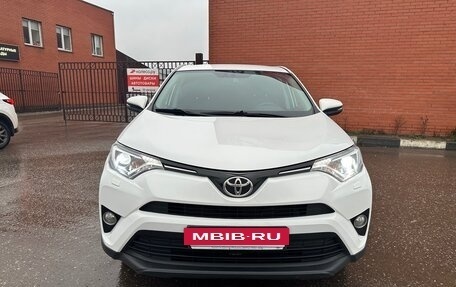 Toyota RAV4, 2018 год, 1 980 000 рублей, 3 фотография