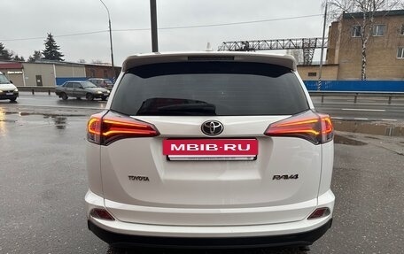 Toyota RAV4, 2018 год, 1 980 000 рублей, 7 фотография