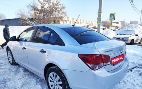 Chevrolet Cruze II, 2010 год, 760 000 рублей, 8 фотография