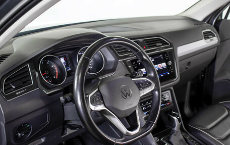 Volkswagen Tiguan II, 2021 год, 3 029 000 рублей, 10 фотография