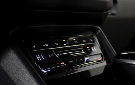 Volkswagen Tiguan II, 2021 год, 3 029 000 рублей, 17 фотография