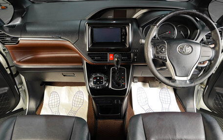 Toyota Esquire I, 2015 год, 2 319 000 рублей, 12 фотография