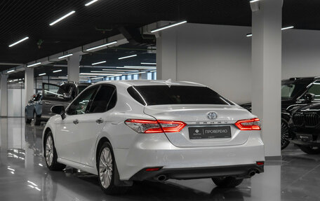 Toyota Camry, 2019 год, 3 150 000 рублей, 4 фотография