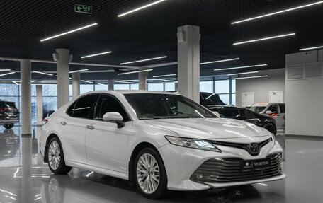 Toyota Camry, 2019 год, 3 150 000 рублей, 2 фотография