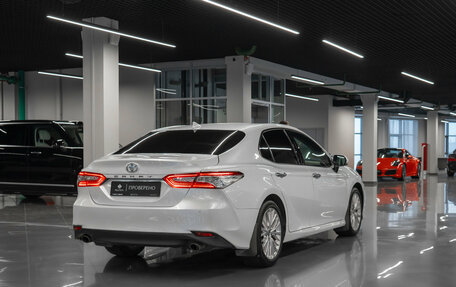 Toyota Camry, 2019 год, 3 150 000 рублей, 5 фотография