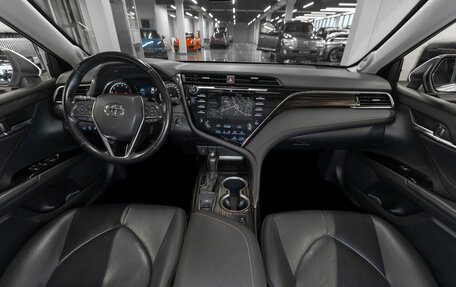 Toyota Camry, 2019 год, 3 150 000 рублей, 8 фотография