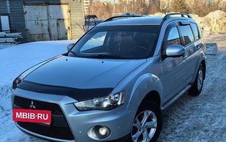 Mitsubishi Outlander III рестайлинг 3, 2011 год, 1 640 000 рублей, 2 фотография