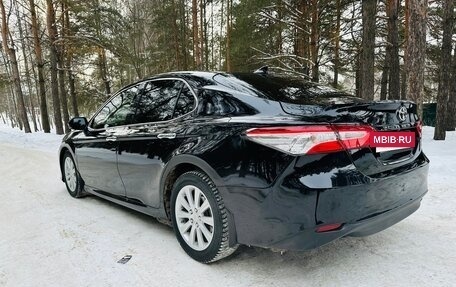 Toyota Camry, 2018 год, 2 590 000 рублей, 4 фотография
