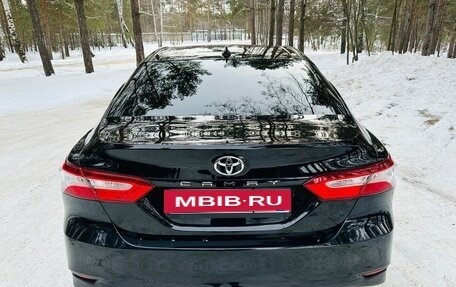 Toyota Camry, 2018 год, 2 590 000 рублей, 6 фотография