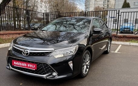 Toyota Camry, 2017 год, 2 400 000 рублей, 2 фотография