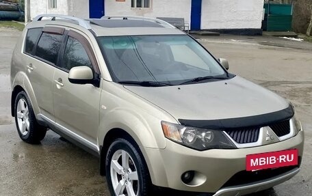 Mitsubishi Outlander III рестайлинг 3, 2008 год, 1 050 000 рублей, 2 фотография