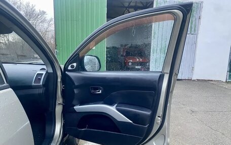 Mitsubishi Outlander III рестайлинг 3, 2008 год, 1 050 000 рублей, 26 фотография