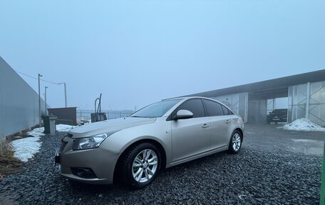 Chevrolet Cruze II, 2010 год, 630 000 рублей, 4 фотография