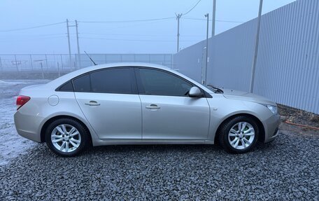 Chevrolet Cruze II, 2010 год, 630 000 рублей, 8 фотография