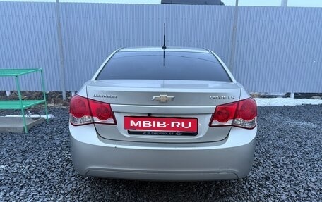 Chevrolet Cruze II, 2010 год, 630 000 рублей, 7 фотография