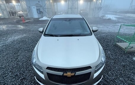 Chevrolet Cruze II, 2010 год, 630 000 рублей, 2 фотография