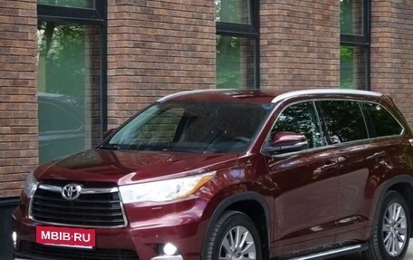 Toyota Highlander III, 2014 год, 2 800 000 рублей, 2 фотография