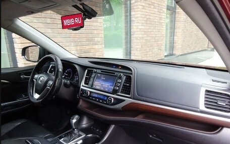 Toyota Highlander III, 2014 год, 2 800 000 рублей, 22 фотография