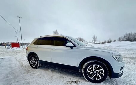Volkswagen Tiguan II, 2019 год, 2 850 000 рублей, 6 фотография