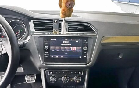 Volkswagen Tiguan II, 2019 год, 2 850 000 рублей, 10 фотография