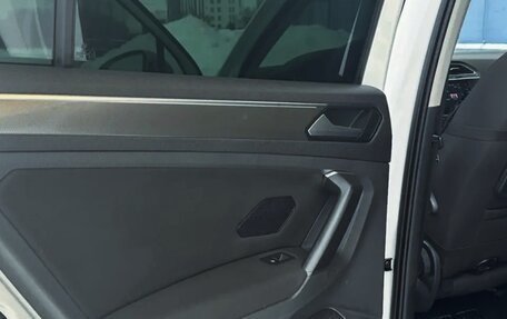 Volkswagen Tiguan II, 2019 год, 2 850 000 рублей, 13 фотография