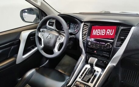 Mitsubishi Pajero Sport III рестайлинг, 2020 год, 3 320 000 рублей, 14 фотография