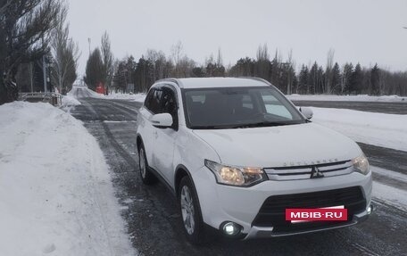 Mitsubishi Outlander III рестайлинг 3, 2014 год, 1 700 000 рублей, 5 фотография
