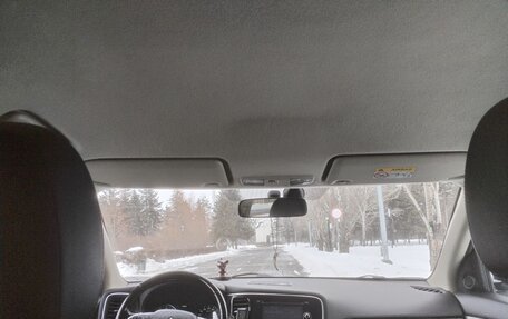 Mitsubishi Outlander III рестайлинг 3, 2014 год, 1 700 000 рублей, 34 фотография