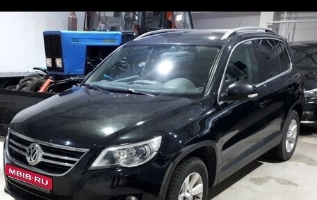 Volkswagen Tiguan I, 2011 год, 1 000 000 рублей, 2 фотография