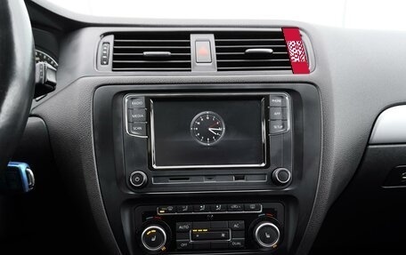 Volkswagen Jetta VI, 2011 год, 990 000 рублей, 23 фотография