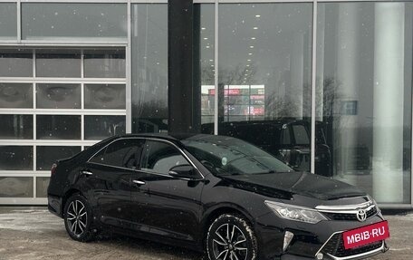 Toyota Camry, 2017 год, 2 530 000 рублей, 3 фотография