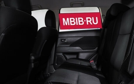 Mitsubishi Outlander III рестайлинг 3, 2019 год, 2 199 000 рублей, 11 фотография